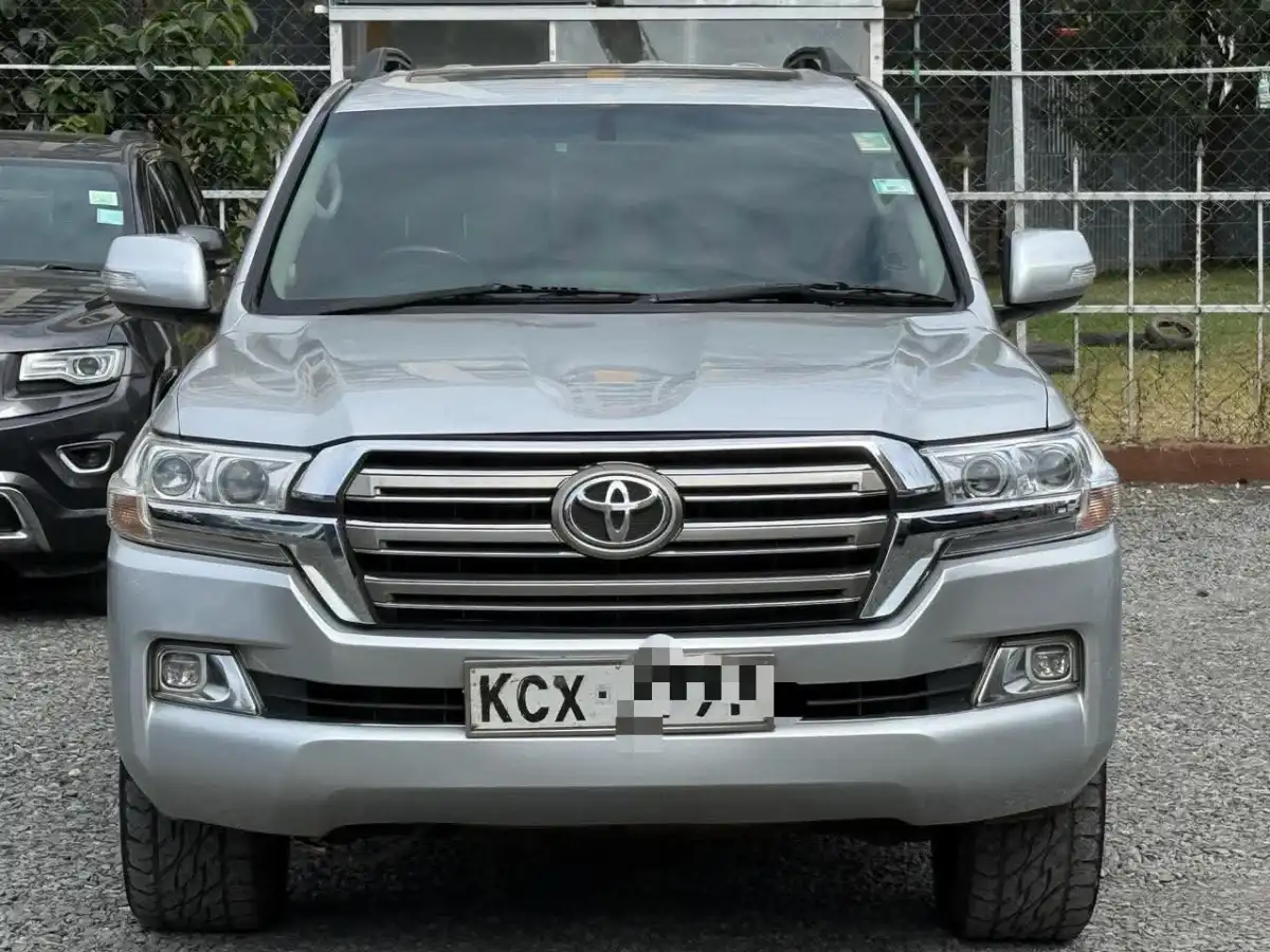 Toyota-Land_Cruiser_V8-