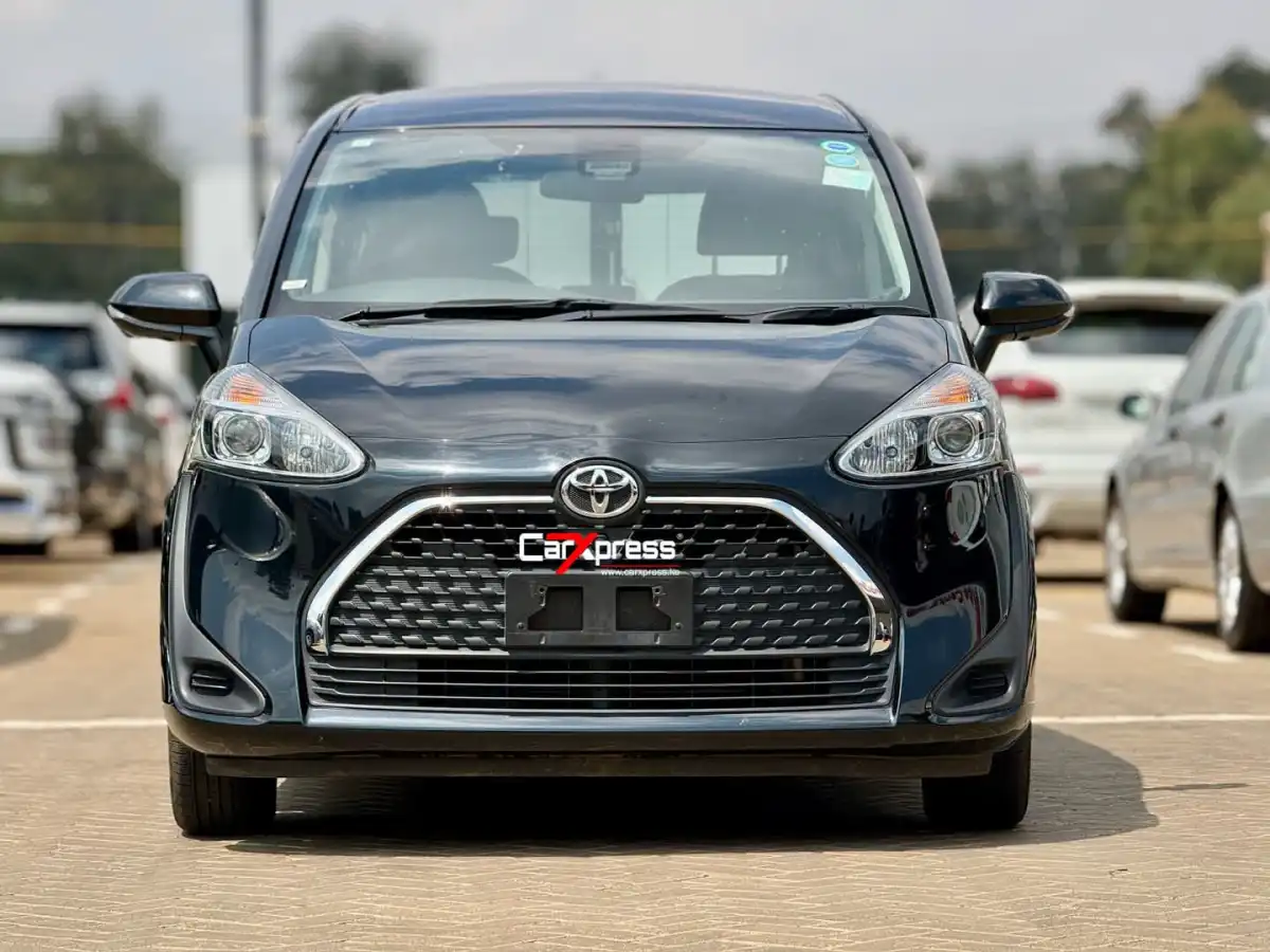 Toyota-Sienta-