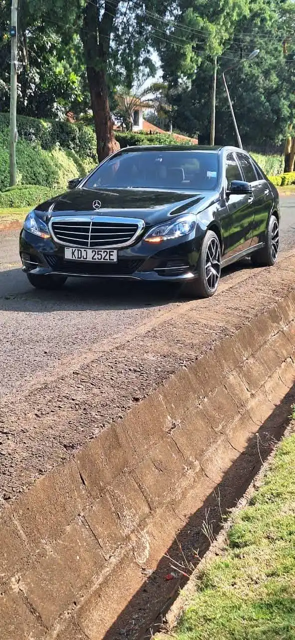 Mercedes_Benz-E250-
