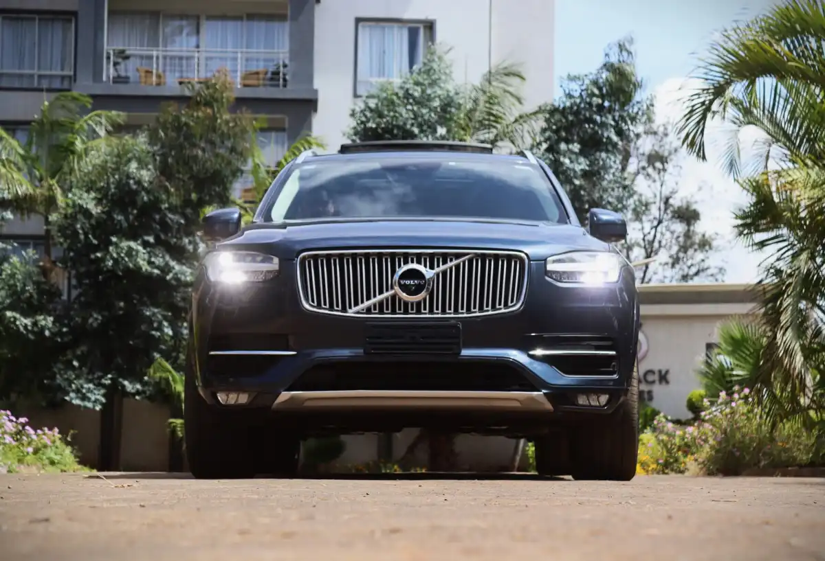 VOLVO-XC90-
