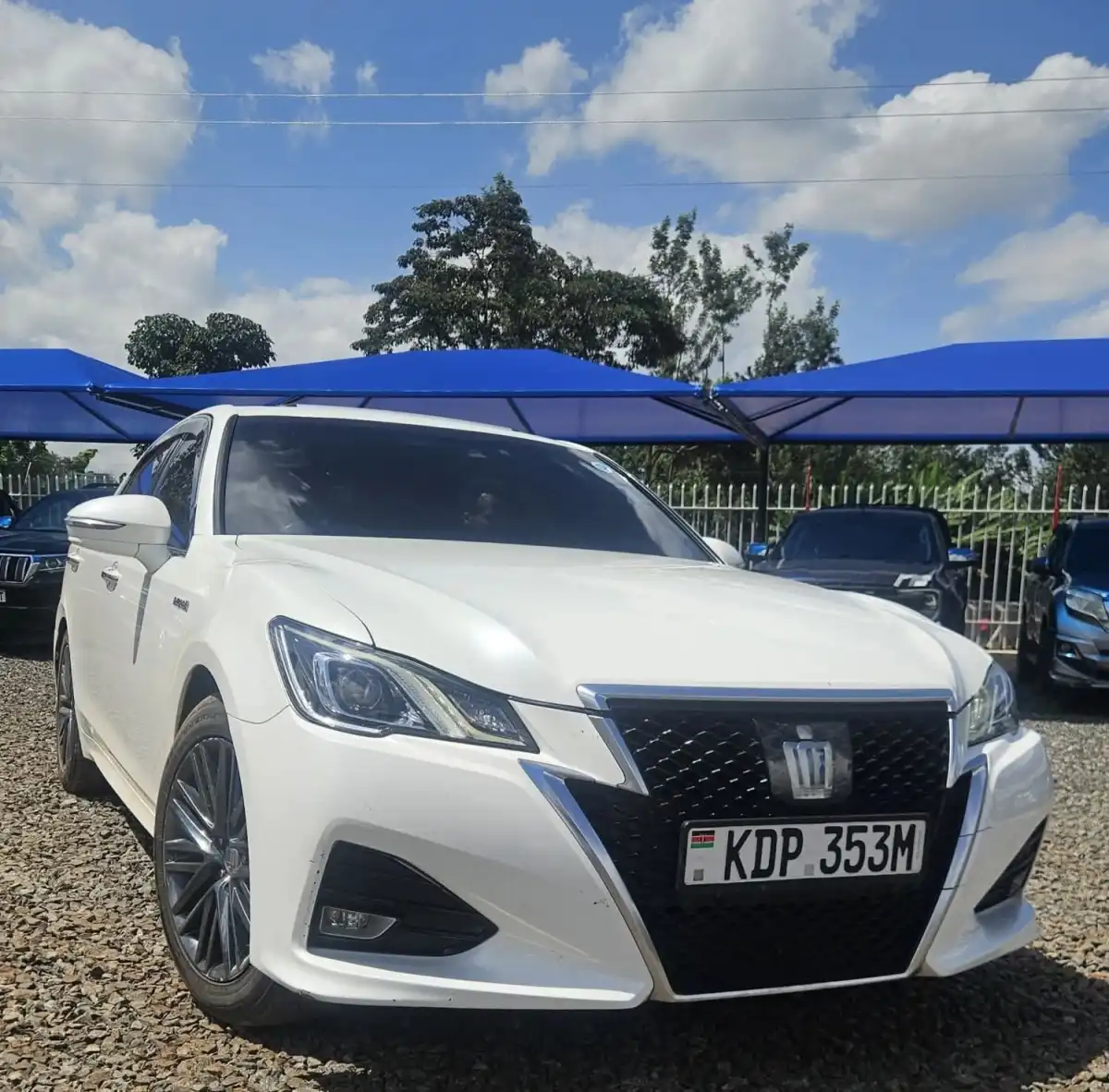 Toyota-Crown_Royal-