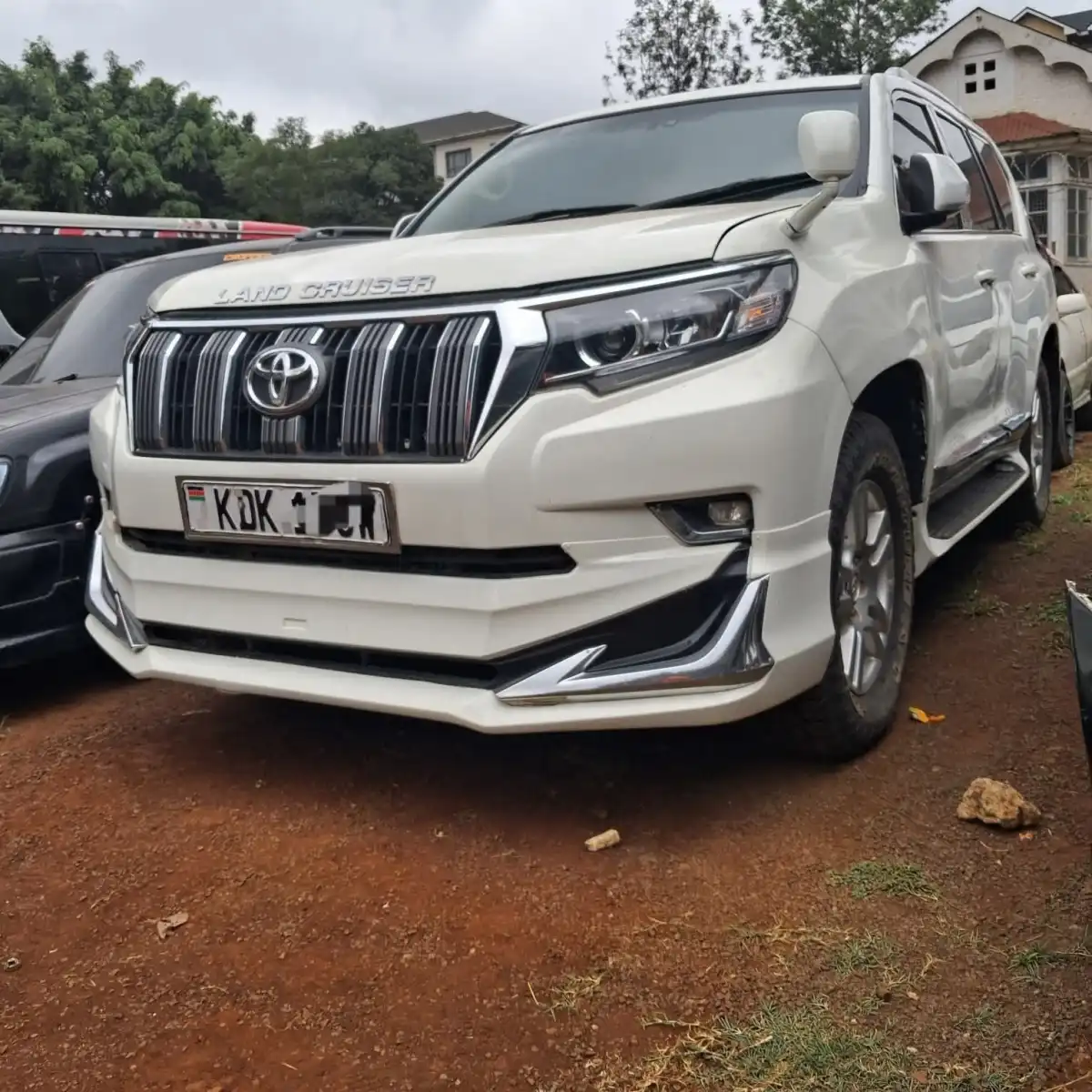 Toyota-Land_cruiser_Prado_TZG-