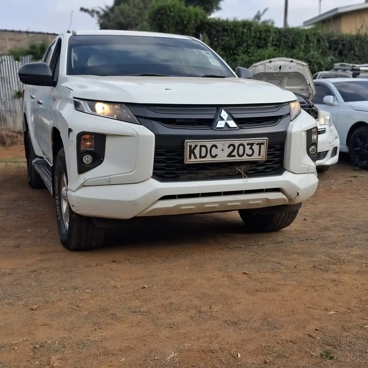 Mitsubishi-L200-
