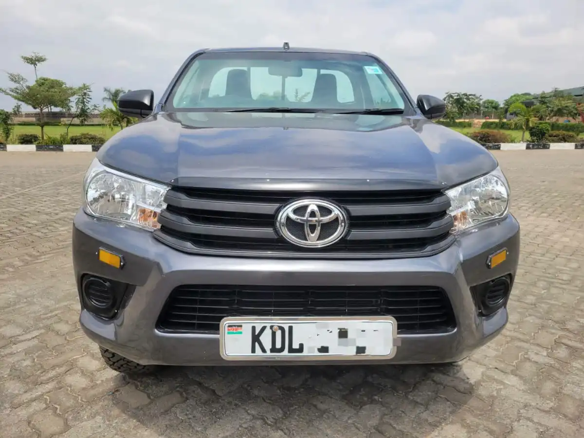 Toyota-Hilux-