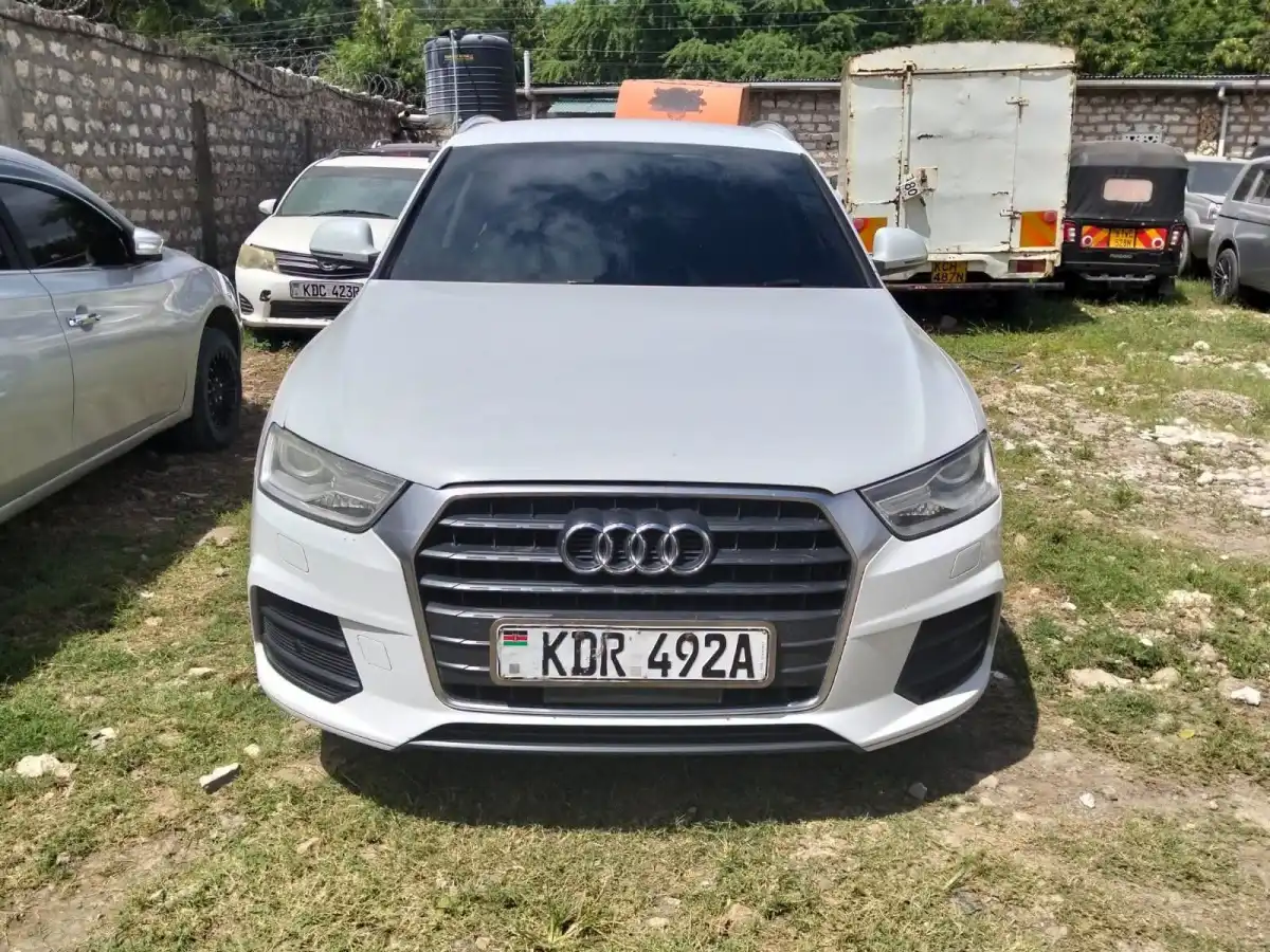 AUDI-Q3-