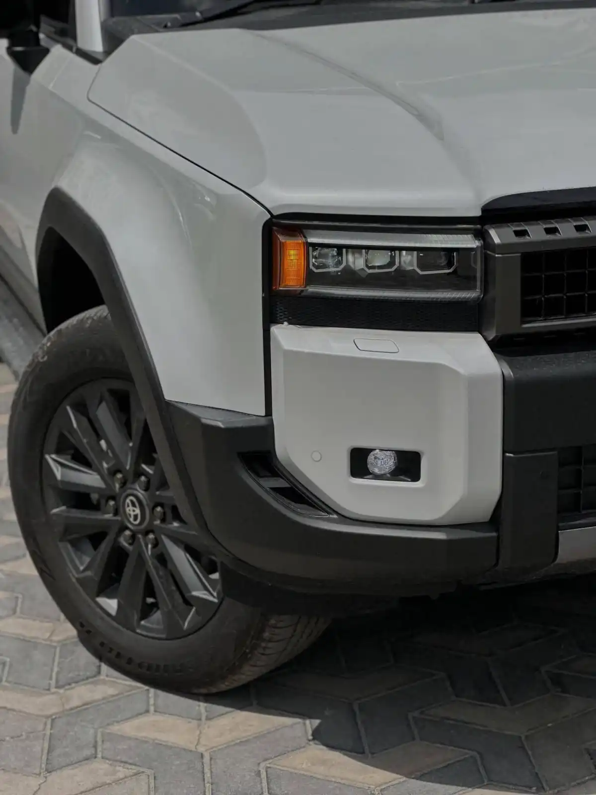 Toyota-Land_cruiser_Prado_J250-
