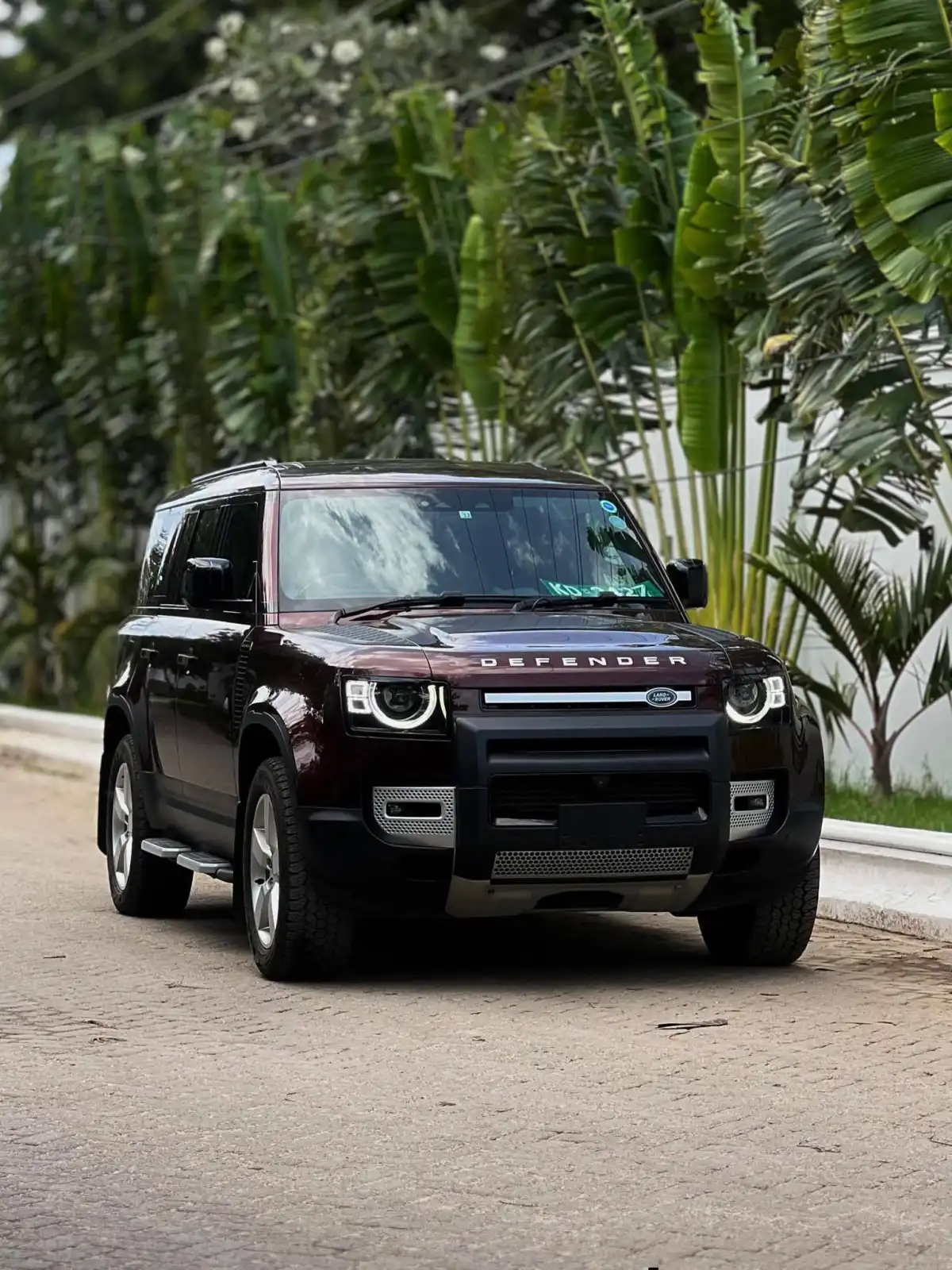 LAND_ROVER-Defender_110-