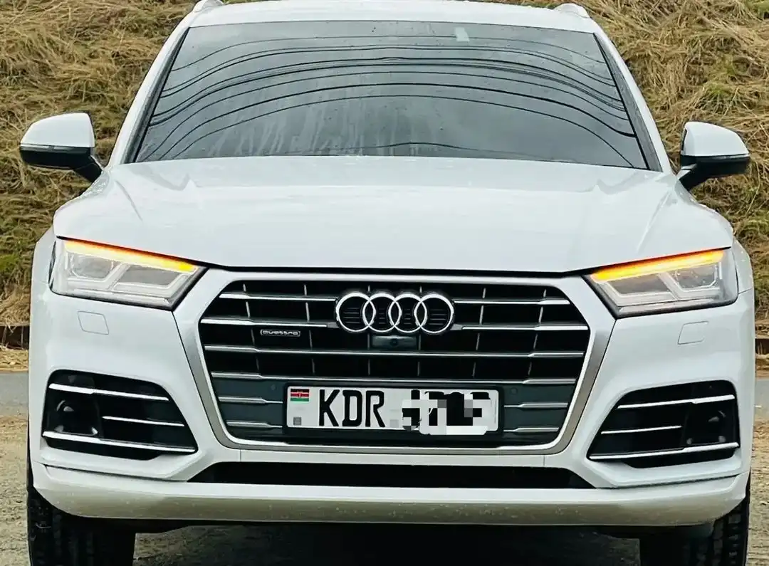 AUDI-Q5-