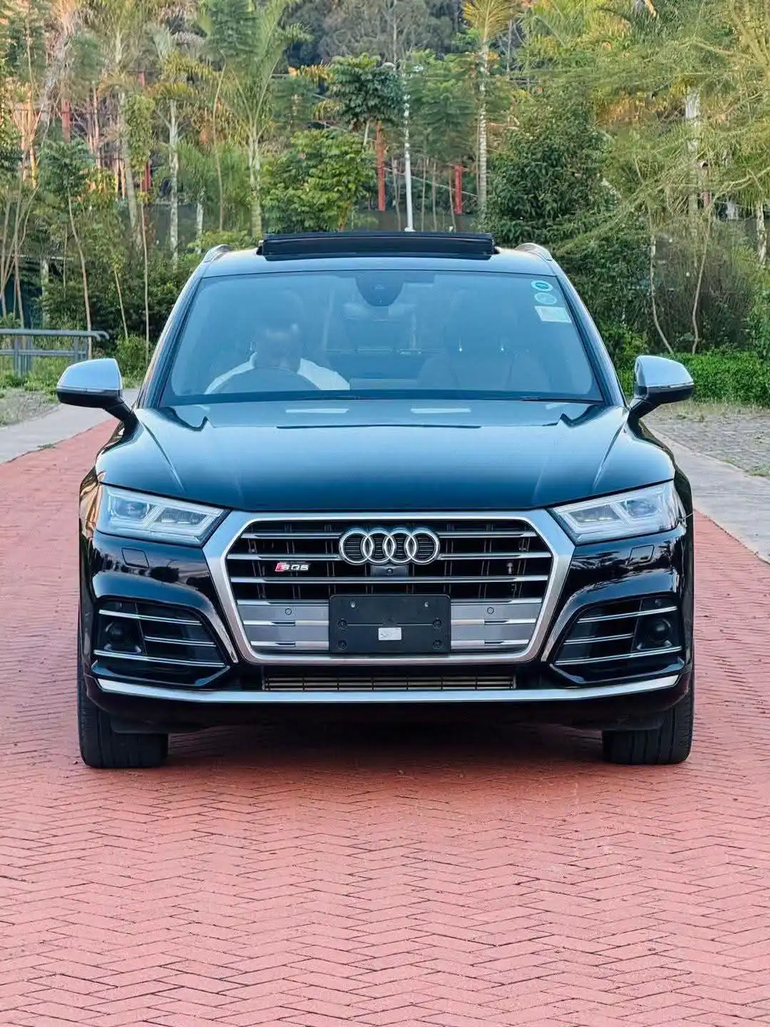 AUDI-Q5-