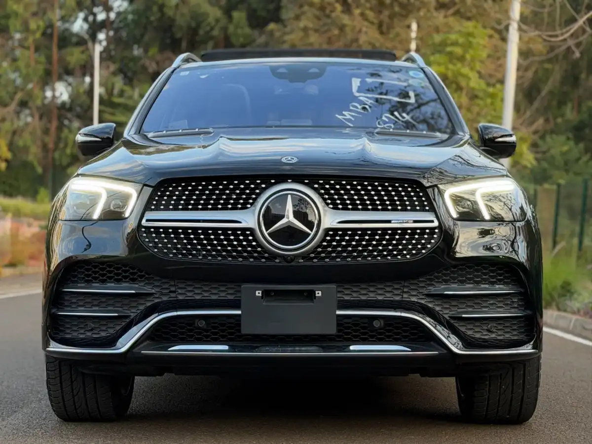 Mercedes_Benz-GLE_400d-