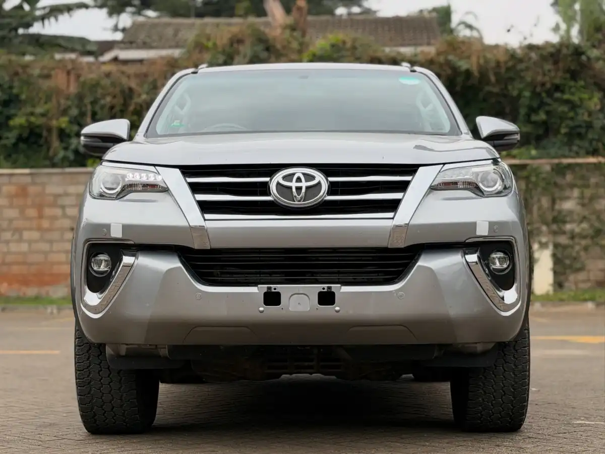 Toyota-Fortuner-