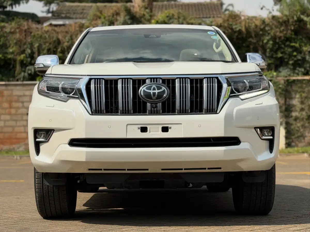 Toyota-Land_cruiser_Prado_j150-