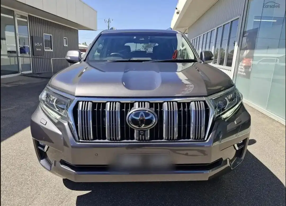 Toyota-LAND_CRUISER_PRADO-