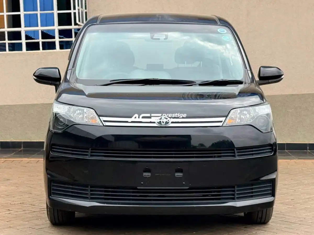 Toyota-Spade-