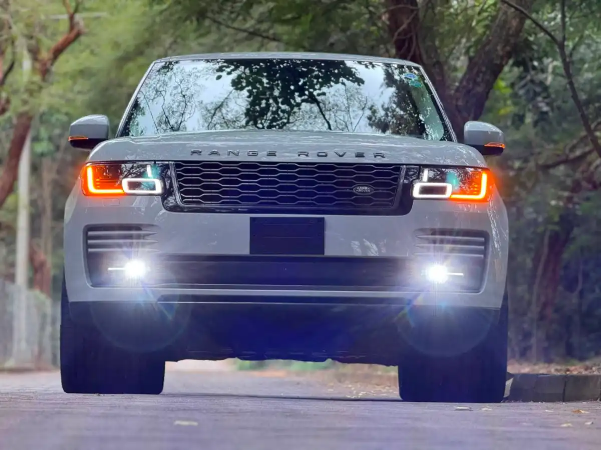 RANGE_ROVER-Vogue-
