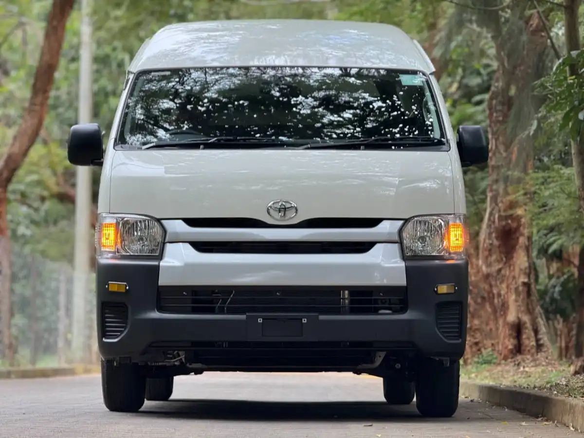 Toyota-Hiace_9L-