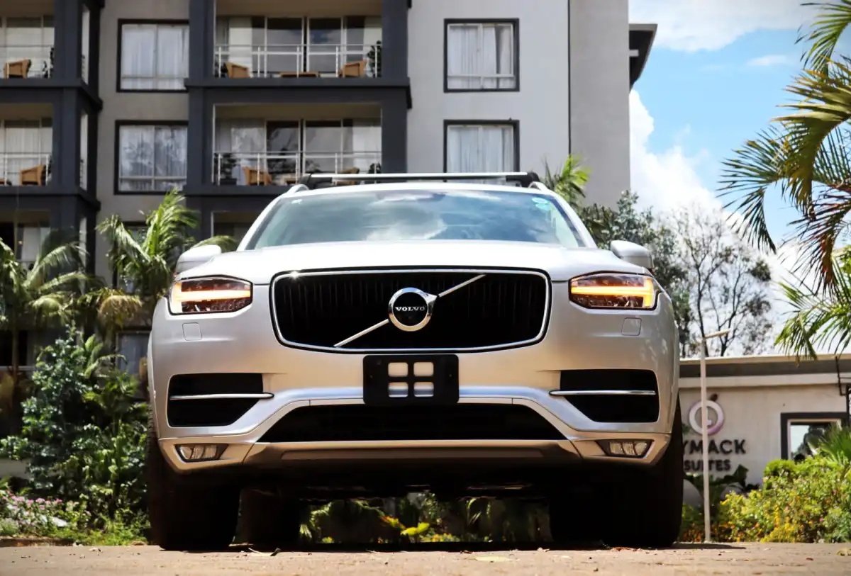 VOLVO-XC90-