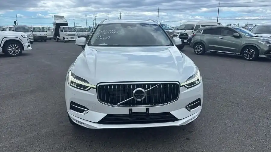 VOLVO-XC60-