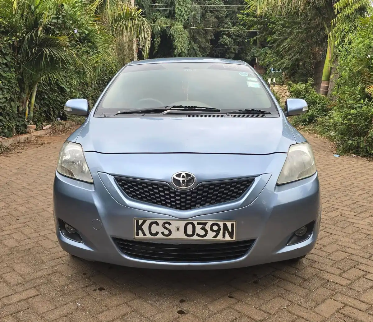 Toyota-Belta-