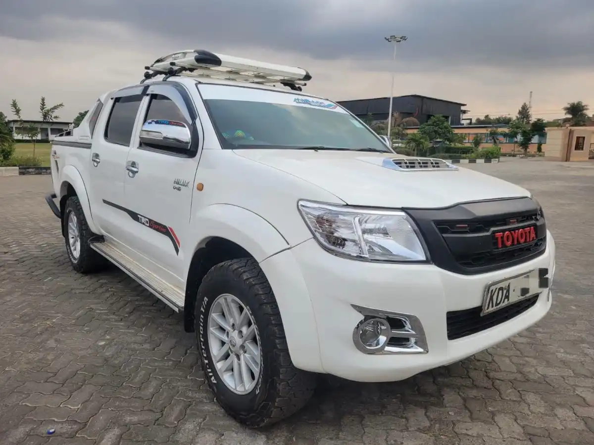 Toyota-Hilux-