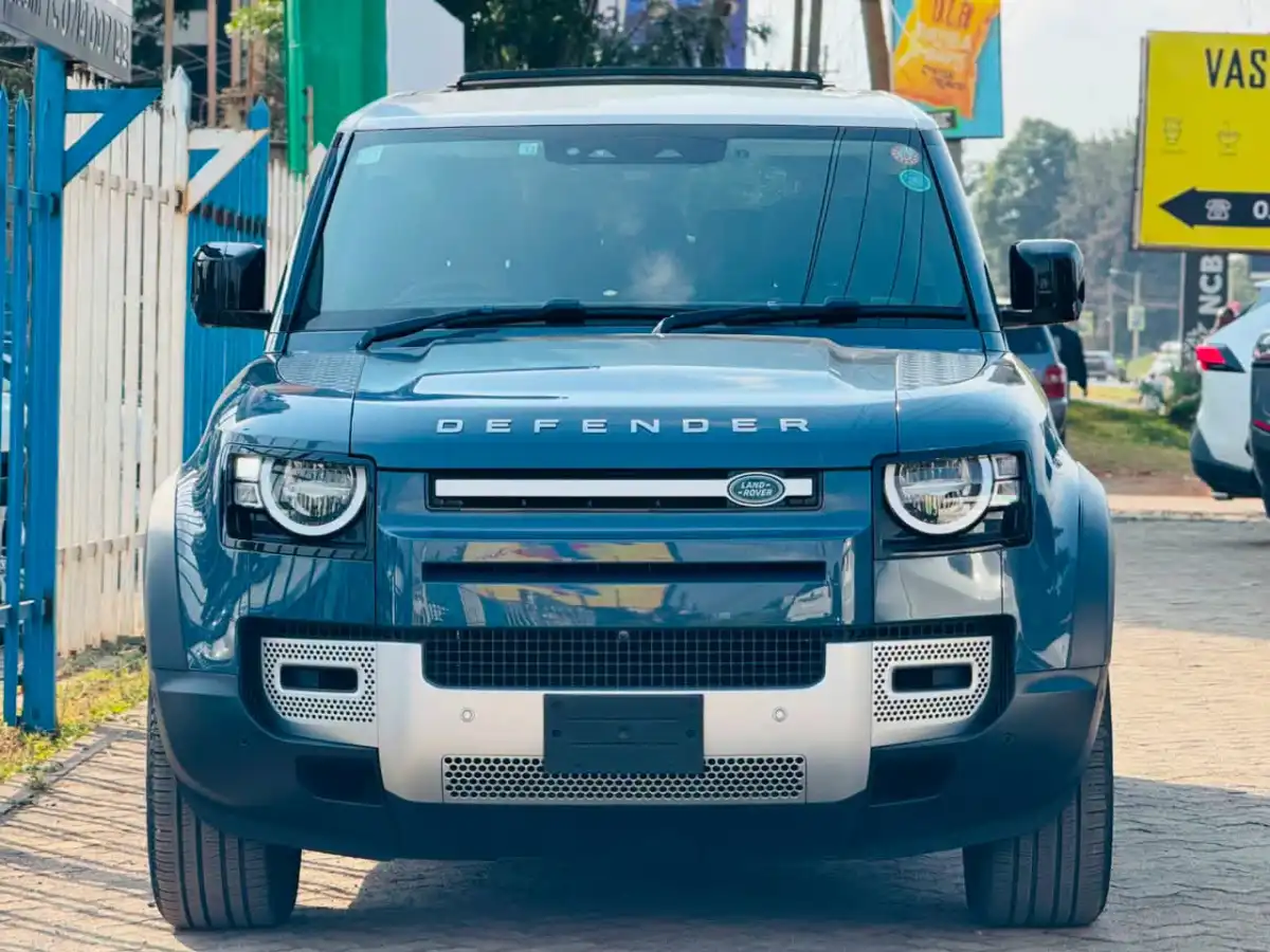 LAND_ROVER-Defender_110-
