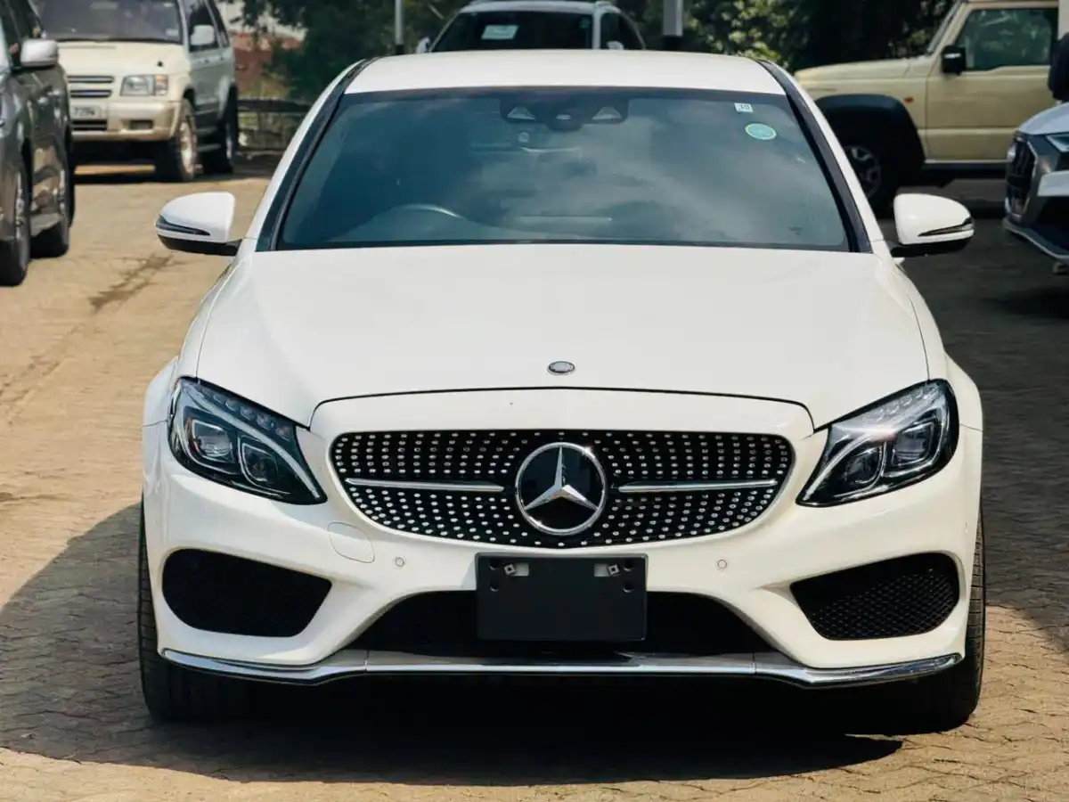 Mercedes_Benz-C200-