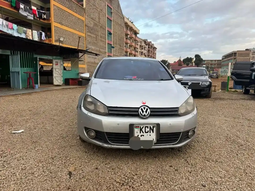 VOLKSWAGEN-Golf_GTI-