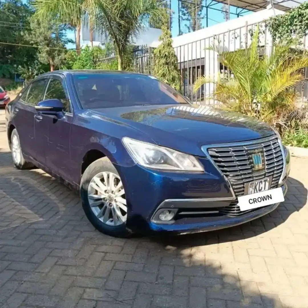 Toyota-Crown_Royal-