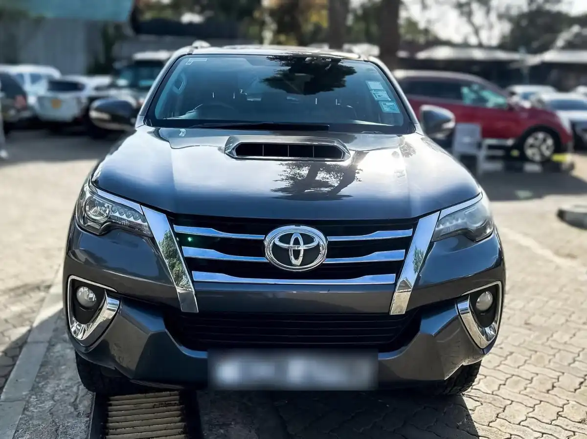 Toyota-Fortuner-