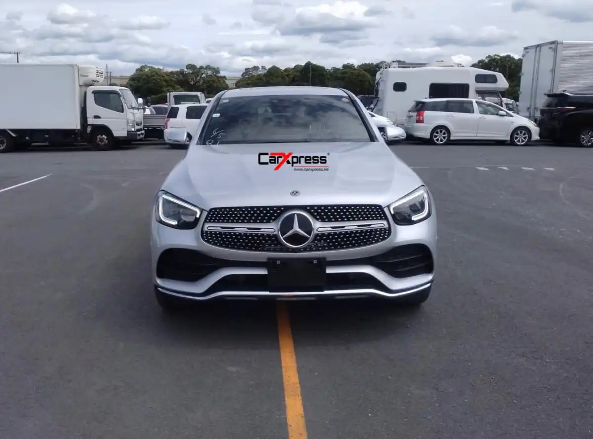 Mercedes_Benz-GLC_300-
