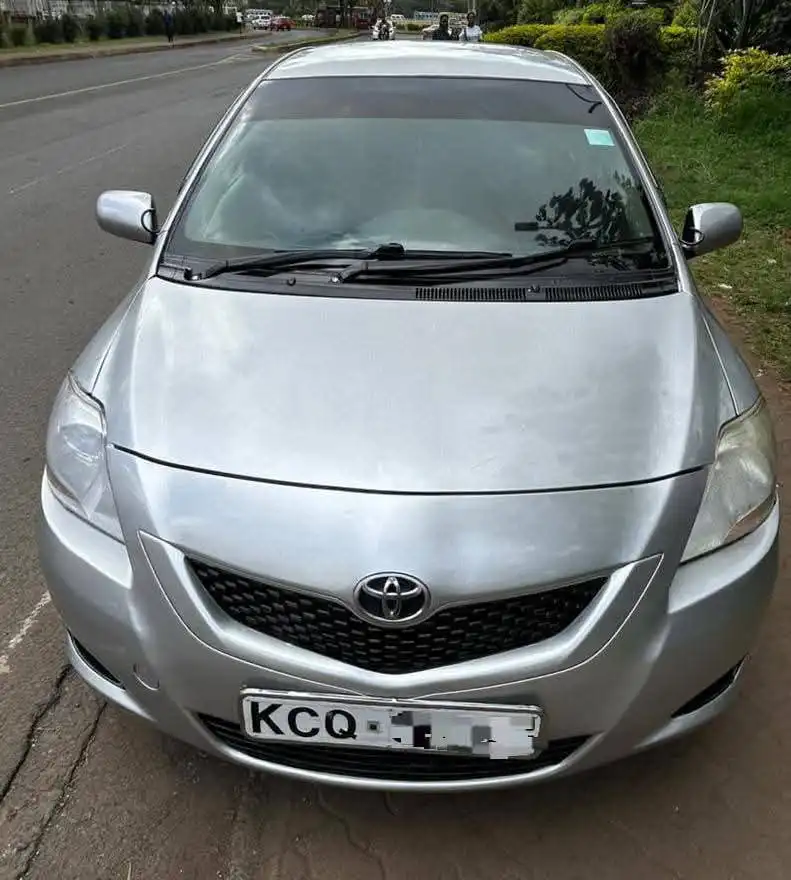 Toyota-Belta-