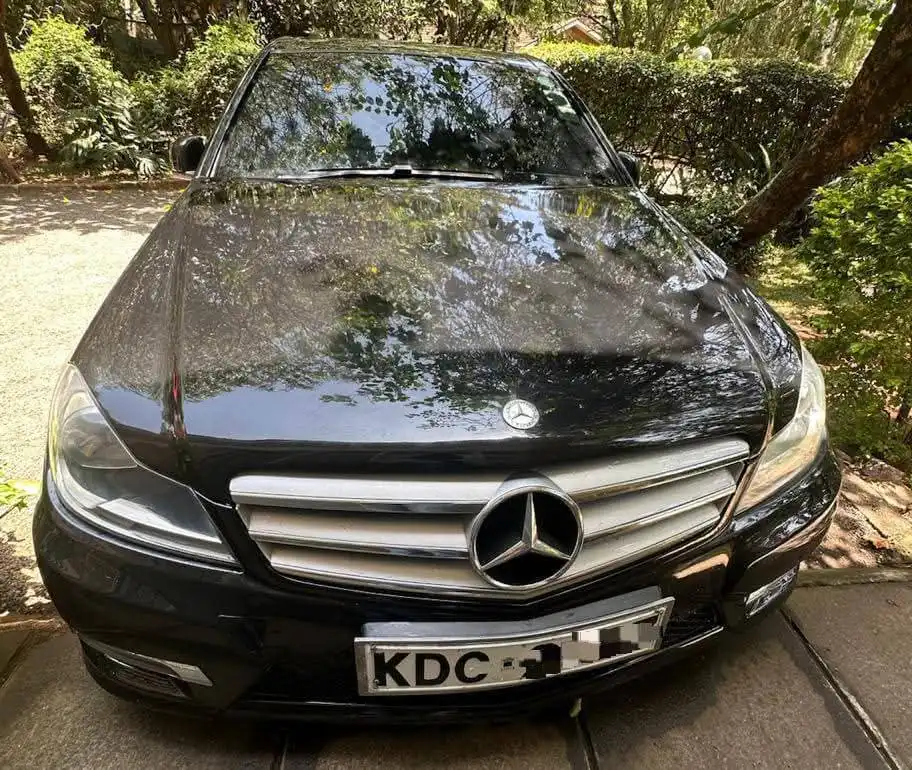 Mercedes_Benz-C250-