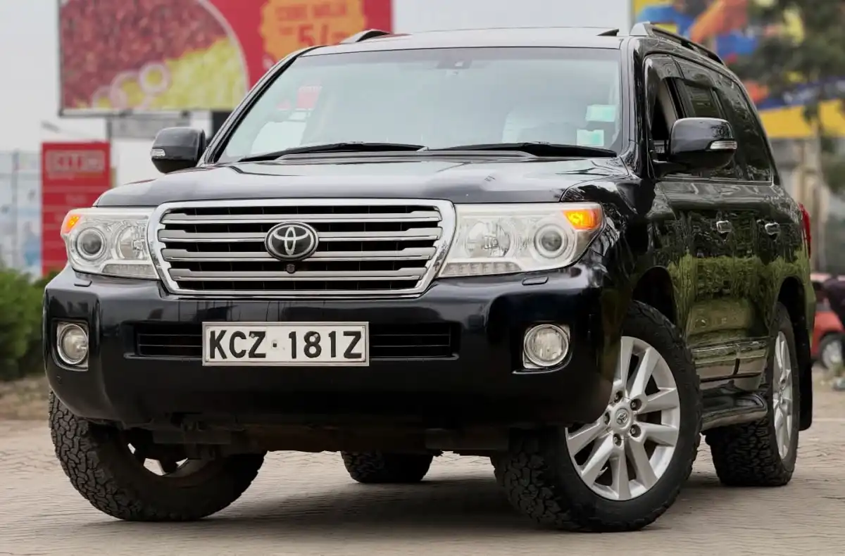 Toyota-Land_Cruiser_V8-