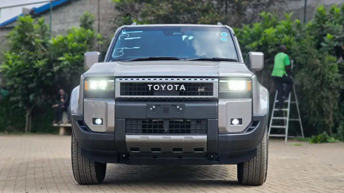 Toyota-Land_cruiser_Prado_J250-