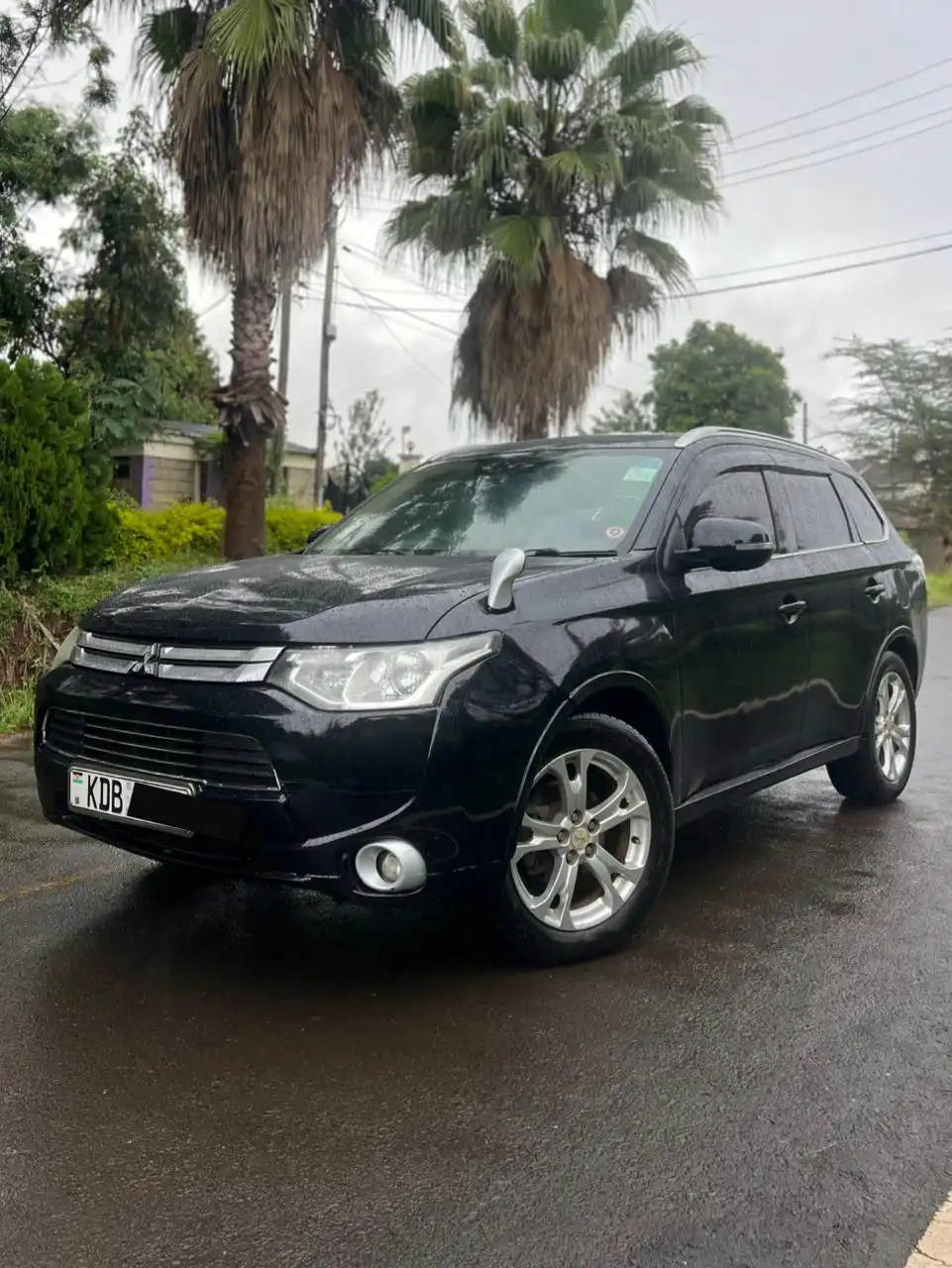 Mitsubishi-Outlander-