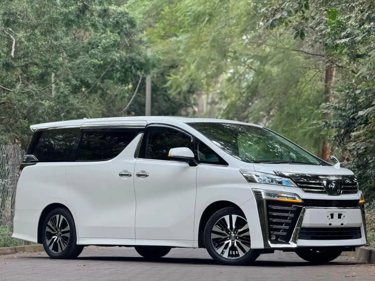 Toyota-Vellfire-