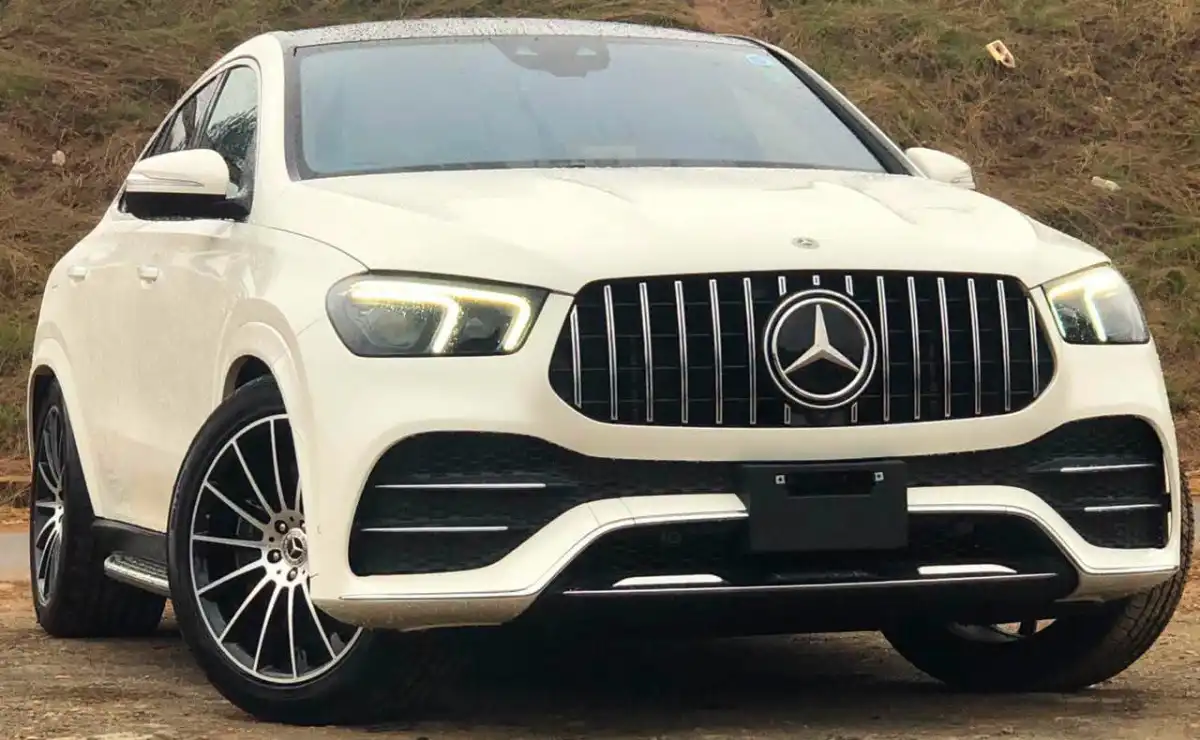 Mercedes_Benz-GLE_400d-