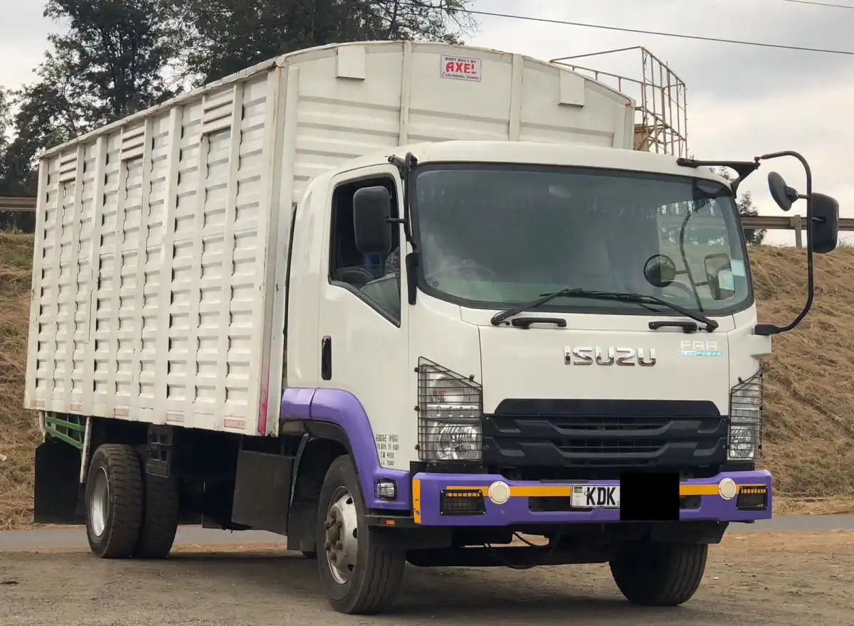 Isuzu-FRR-