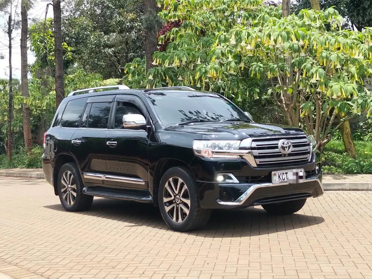 Toyota-Land_Cruiser_V8-