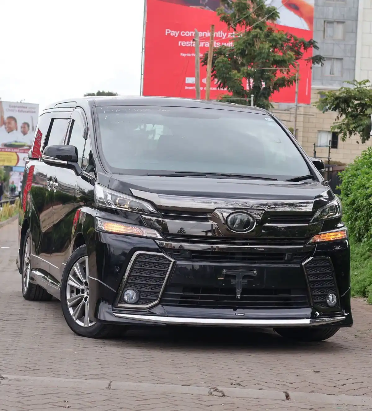 Toyota-Vellfire-